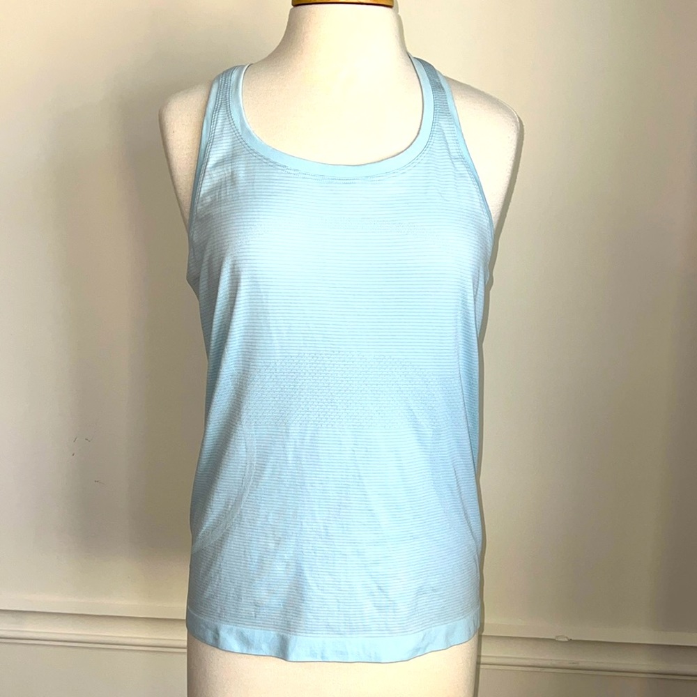 Authentic Lululemon Swiftly Tech Racerback Tank 2.0. Gorgeous powder blue. 10